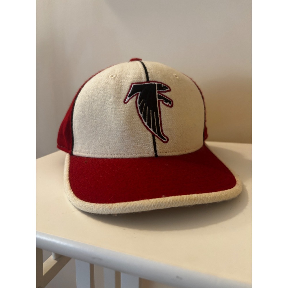 Reebok Atlanta Falcons NFL Fitted Wool Hat Size 7 1/4 Cream Red Throwback Logo